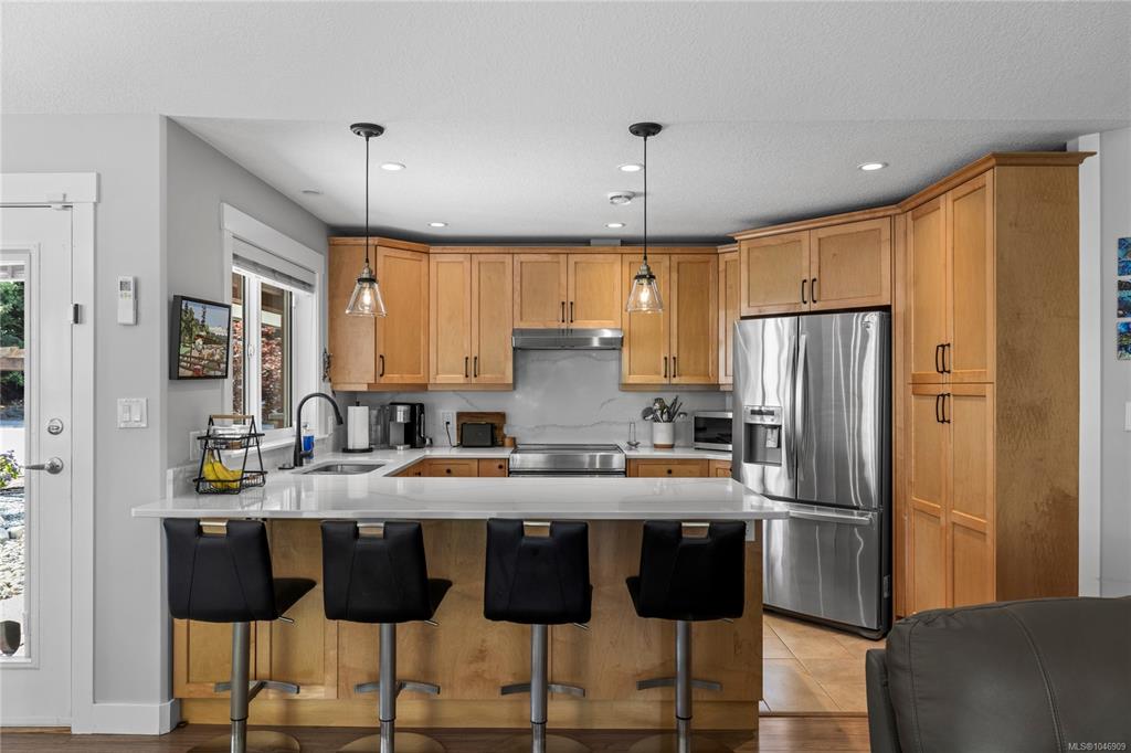 Fifth View of 536 Cook St, Ladysmith, BC, V9G 1A1