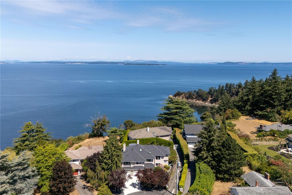 Third View of 4596 Bonnieview Pl, Saanich, BC, V8N 3V6