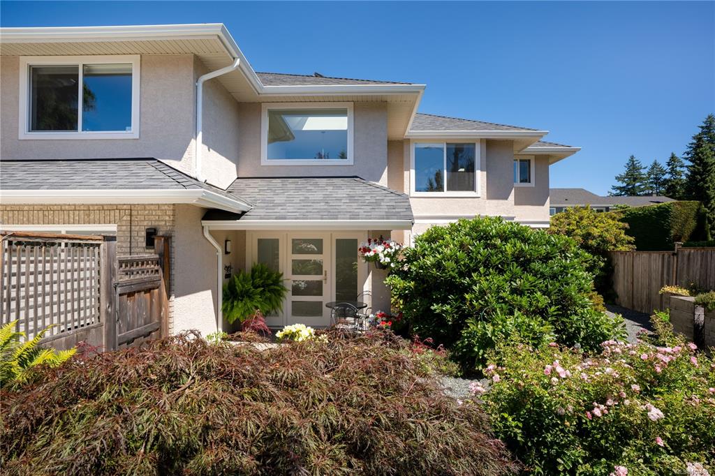 Fifth View of 4596 Bonnieview Pl, Saanich, BC, V8N 3V6
