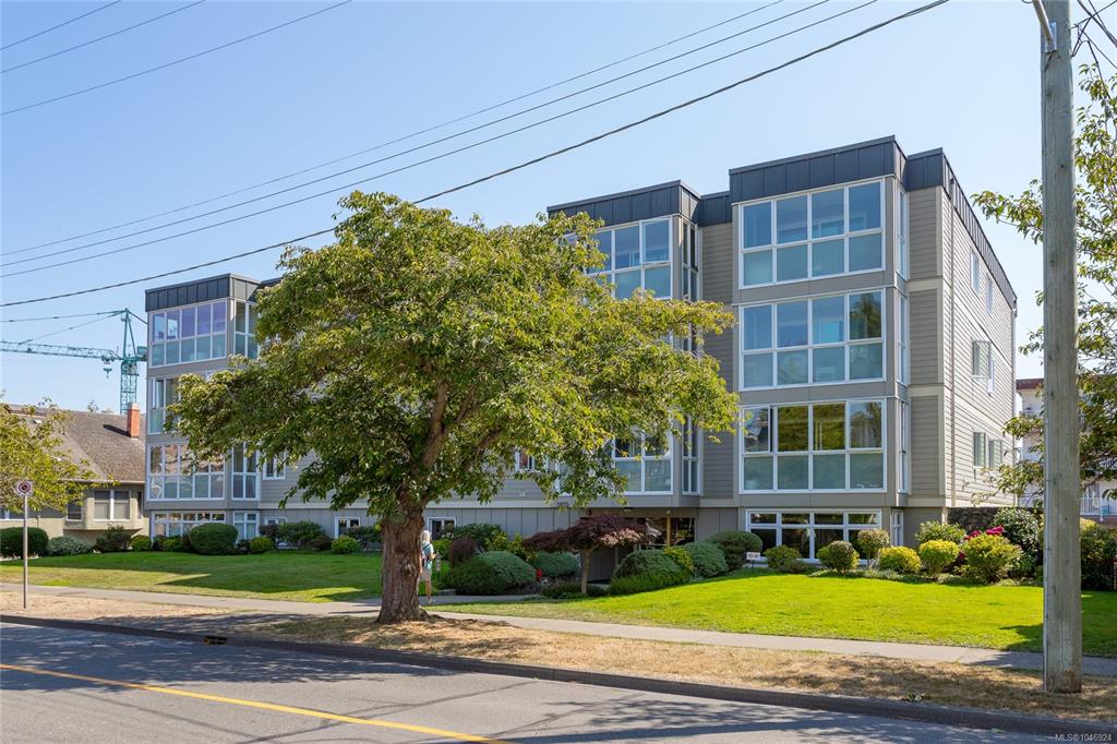 Third View of 1035 Southgate St, Victoria, BC, V8V 2Z1