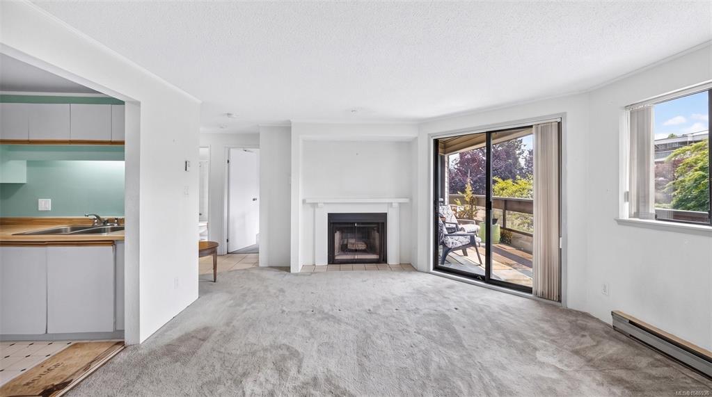 Fourth View of 1560 Hillside Ave, Victoria, BC, V8T 5B8