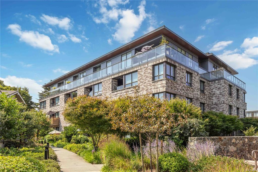 Third View of 1018 Pentrelew Pl, Bellewood Park, Victoria, BC, V8V 4J6
