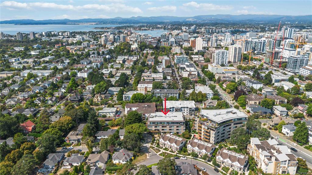 Fourth View of 1018 Pentrelew Pl, Bellewood Park, Victoria, BC, V8V 4J6