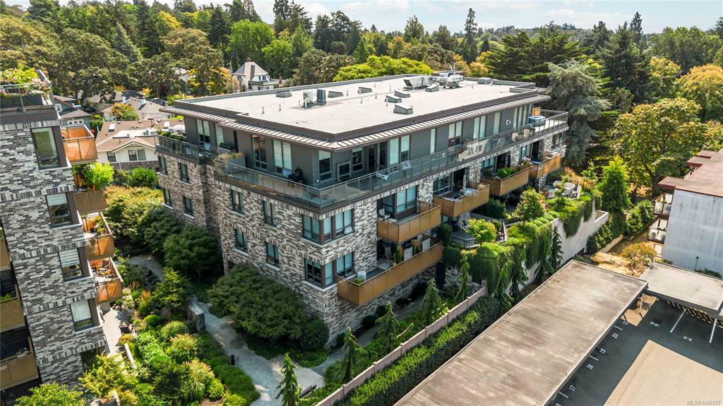 Fifth View of 1018 Pentrelew Pl, Bellewood Park, Victoria, BC, V8V 4J6