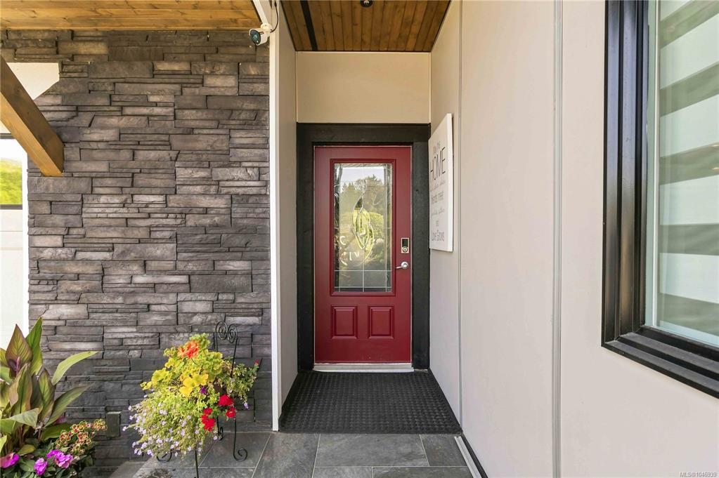 Fourth View of 7081 East Saanich Rd, Central Saanich, BC, V8M 1Y3