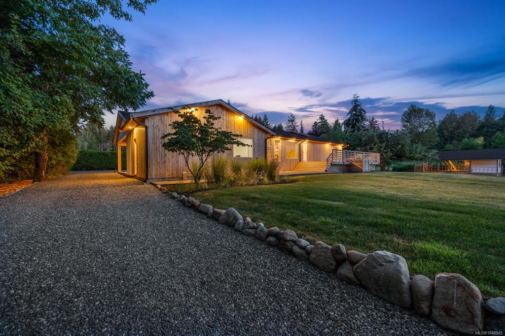 Second View of 2925 Baird Rd, Courtenay, BC, V9N 9N6