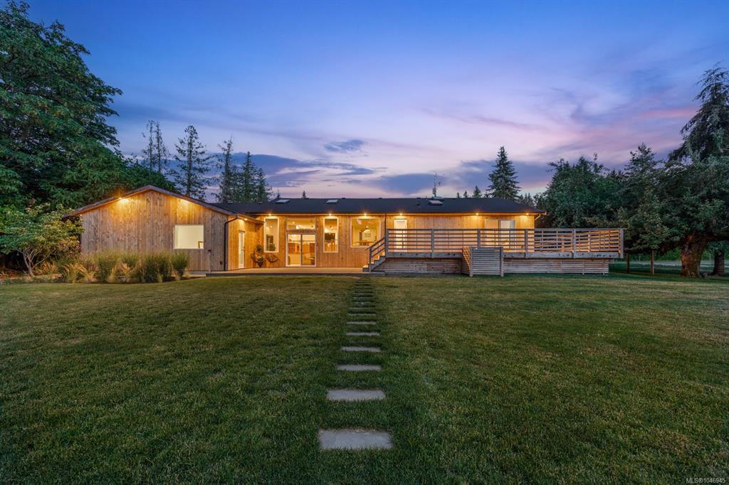 Third View of 2925 Baird Rd, Courtenay, BC, V9N 9N6