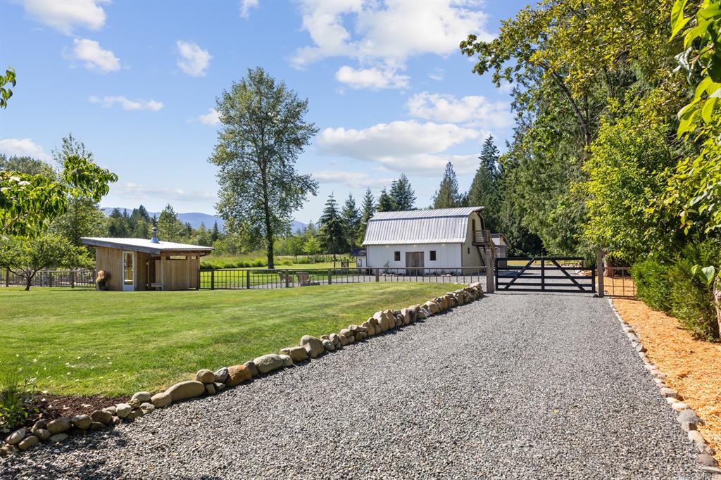 Fourth View of 2925 Baird Rd, Courtenay, BC, V9N 9N6