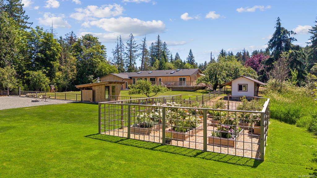 Fifth View of 2925 Baird Rd, Courtenay, BC, V9N 9N6