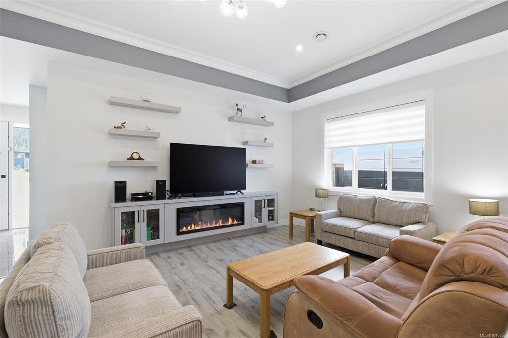 Third View of 225 Dunbar Way, Parksville, BC, V9P 0G6