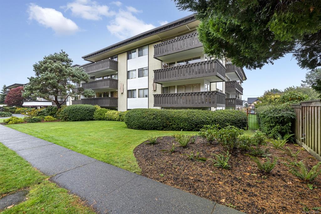 Third View of 964 Heywood Ave, Victoria, BC, V8V 2Y5