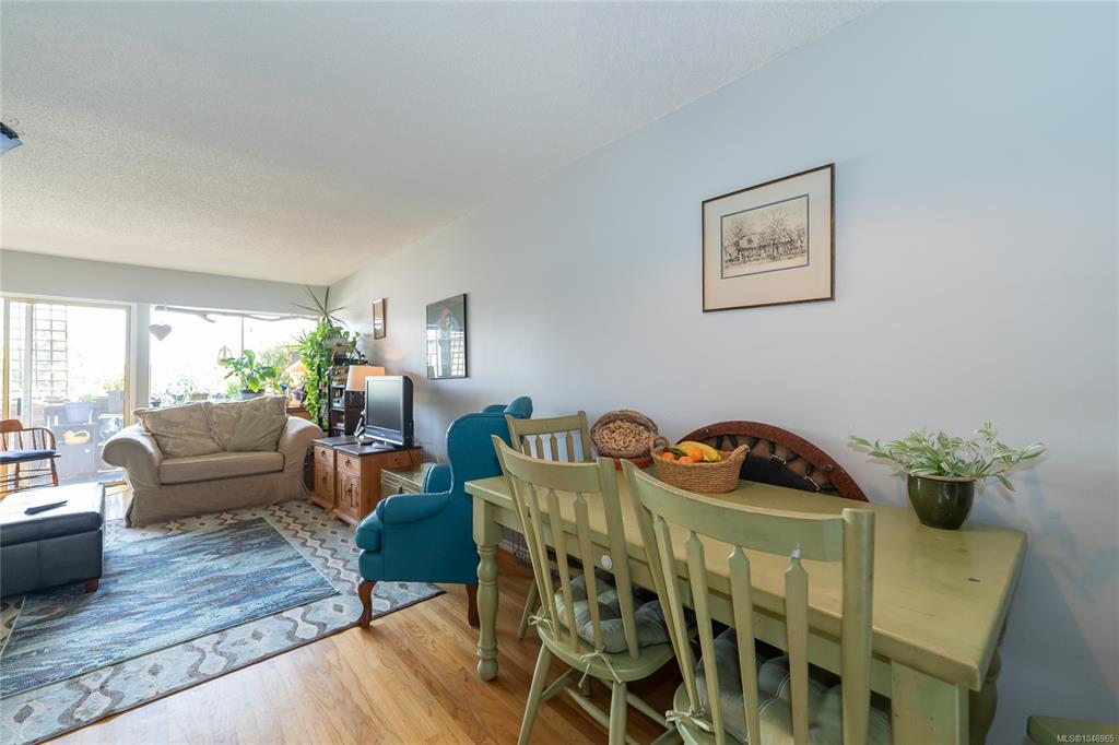Fourth View of 964 Heywood Ave, Victoria, BC, V8V 2Y5