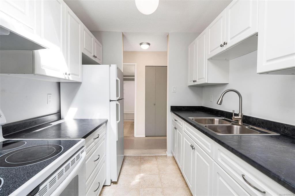 Fifth View of 909 Pembroke St, Victoria, BC, V8T 4Z5