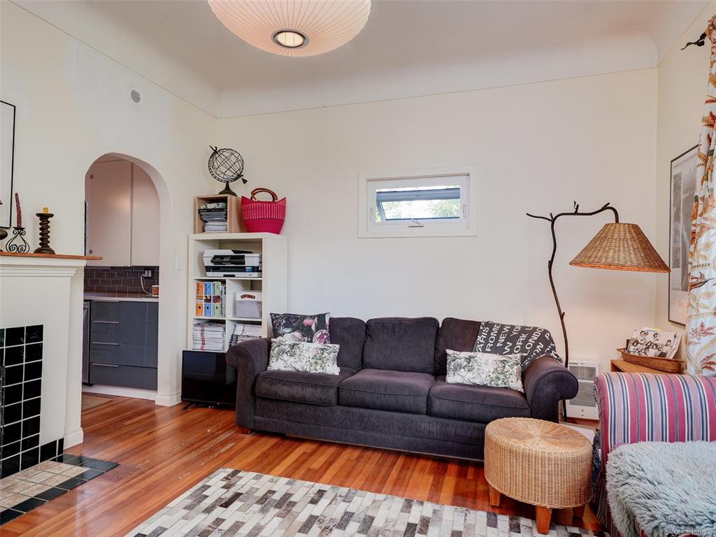 Fifth View of 1541 Burton Ave, Victoria, BC, V8T 2N3