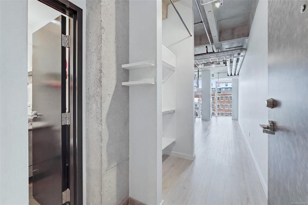 Fifth View of 1061 Fort St, Victoria, BC, V8V 3K5