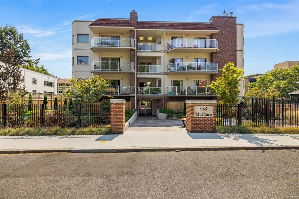 945 Mcclure St, 1046999, BC,