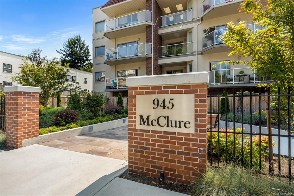 Third View of 945 Mcclure St, Victoria, BC, V8V 3E8
