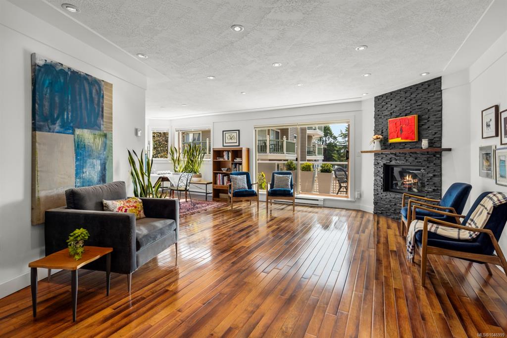 Fifth View of 945 Mcclure St, Victoria, BC, V8V 3E8