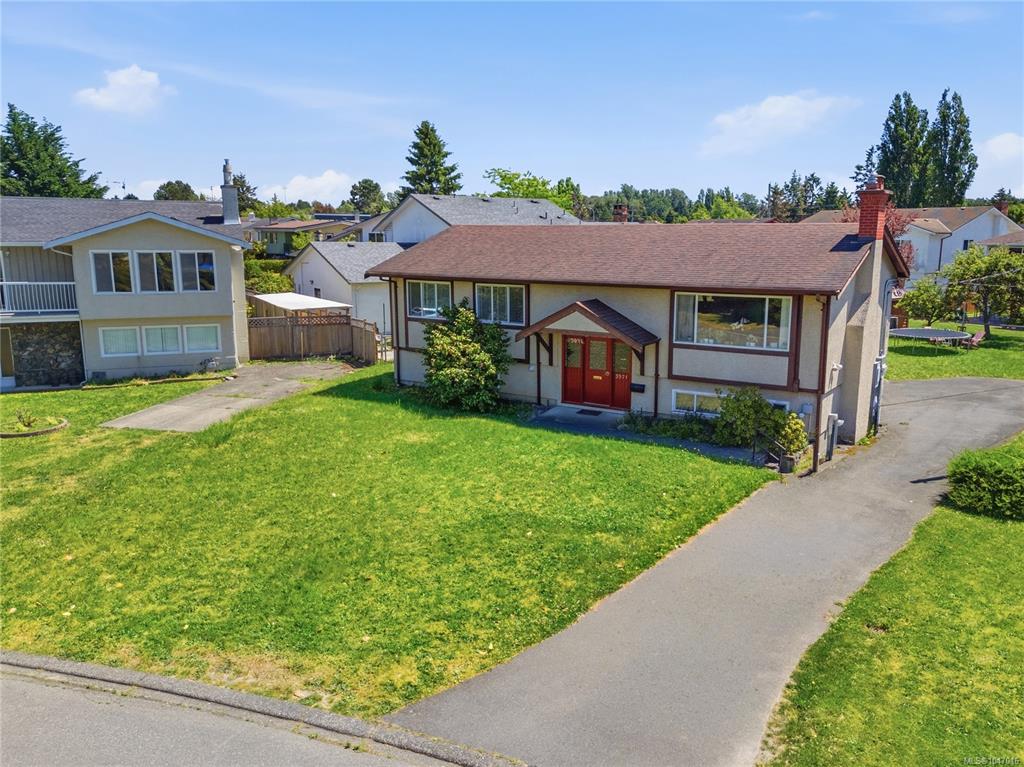 Fifth View of 3971 Cedarwood St, Saanich, BC, V8N 3N3