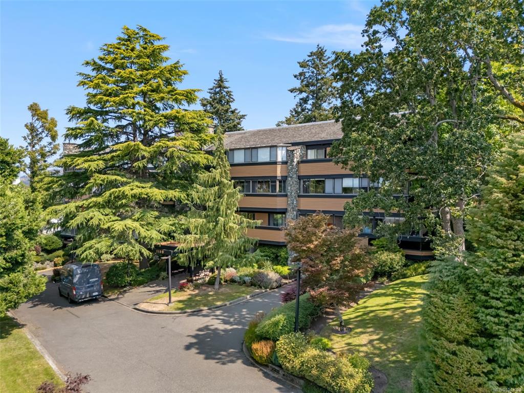 1106 Glenora Pl, 1047020, BC,