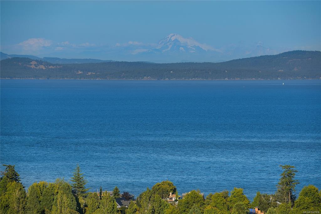Third View of 5388 Hill Rise Terr, The Pinnacle, Saanich, BC, V8Y 3K3