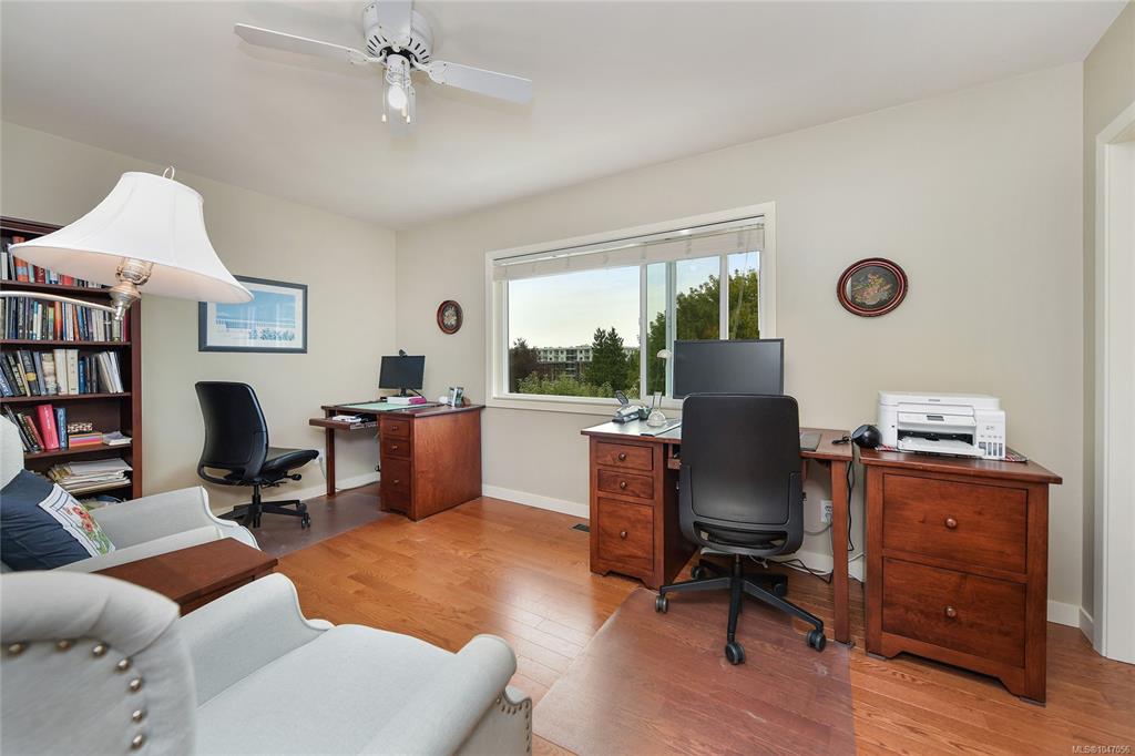 Fourth View of 3304 Aldridge St, Saanich, BC, V8P 4L8