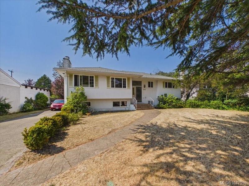 Third View of 3512 Henderson Rd, Oak Bay, BC, V8P 5B1