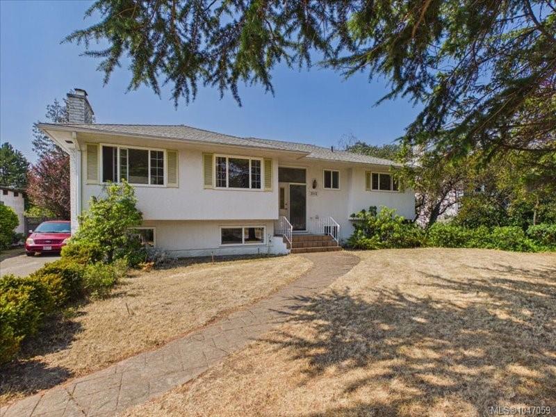 Fourth View of 3512 Henderson Rd, Oak Bay, BC, V8P 5B1