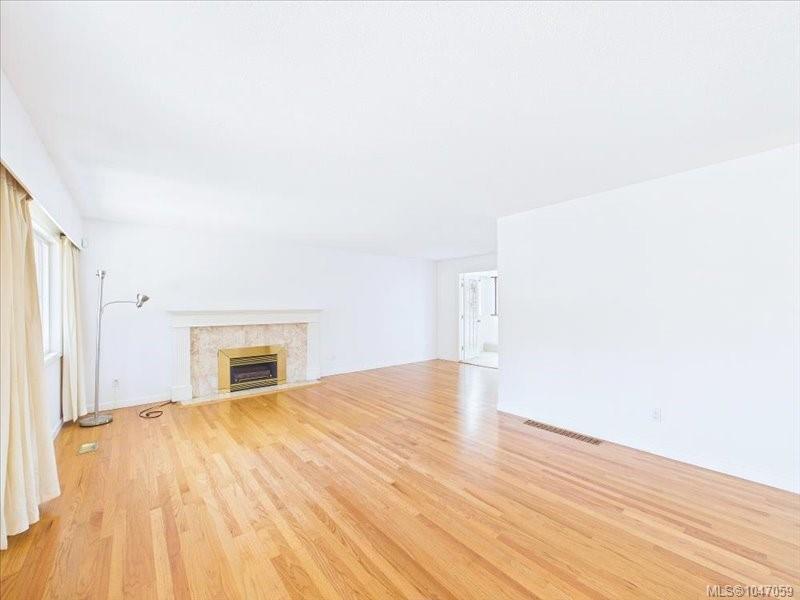 Fifth View of 3512 Henderson Rd, Oak Bay, BC, V8P 5B1
