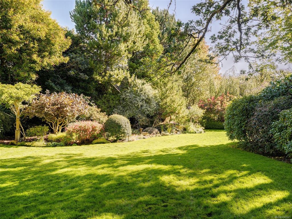 Fifth View of 535 Island Rd, Oak Bay, BC, V8S 2T7