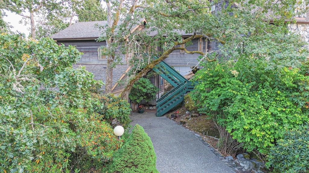 Fourth View of 3574 Mcinnis Rise, Saanich, BC, V8P 5M7