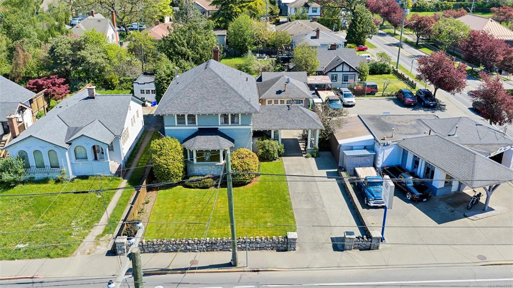 3107 Quadra St, 1047070, BC,