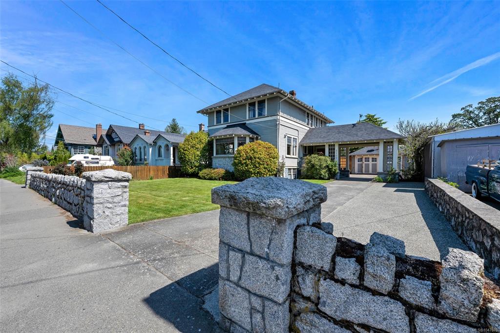 Third View of 3107 Quadra St, Victoria, BC, V8X 1E9