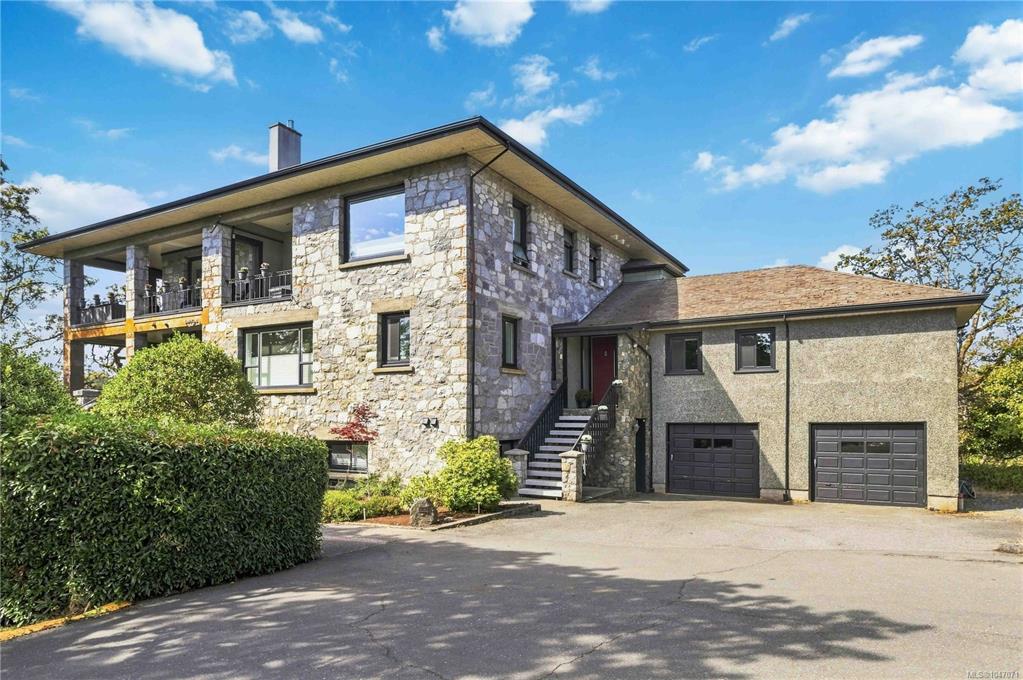 Fourth View of 3960 Cedar Hill Rd, Saanich, BC, V8N 3B8