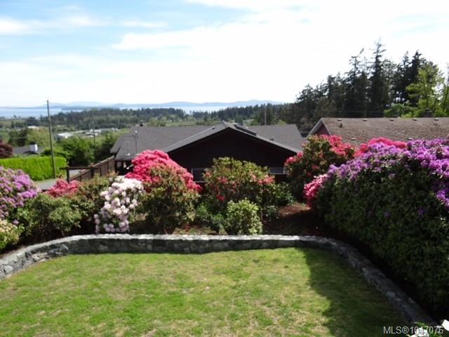 Fifth View of 711 Wells Rd, Saanich, BC, V8Y 1R6