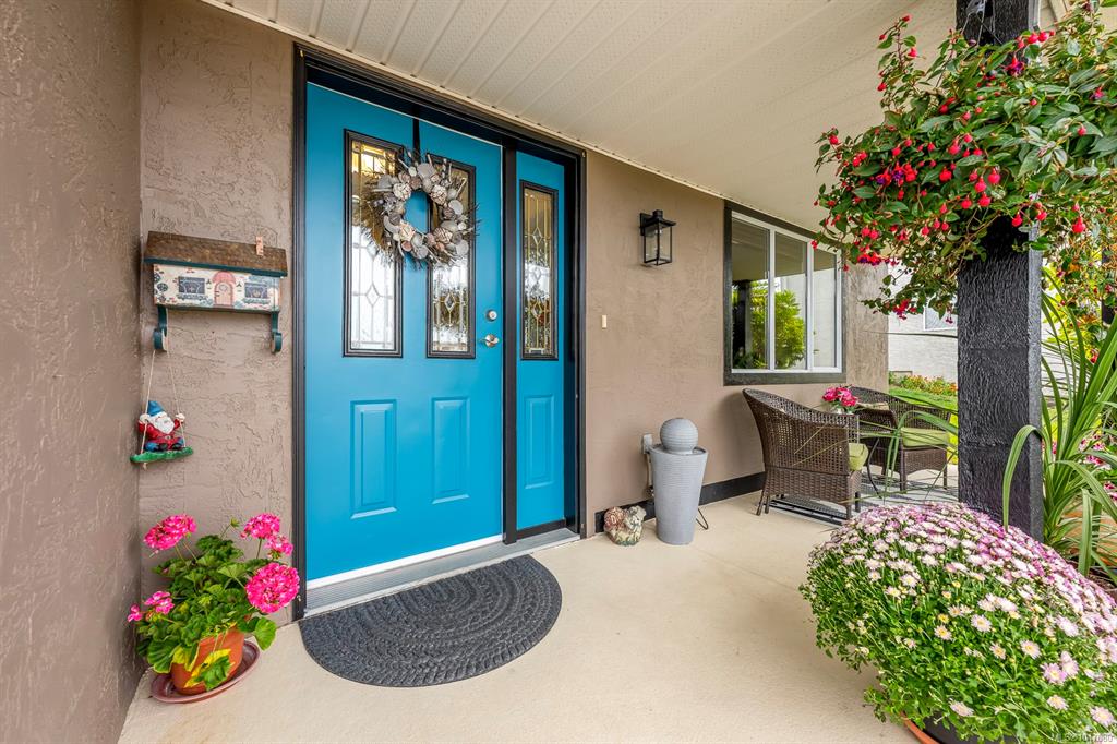 Third View of 757 Bowen Dr, Campbell River, BC, V9H 1S2