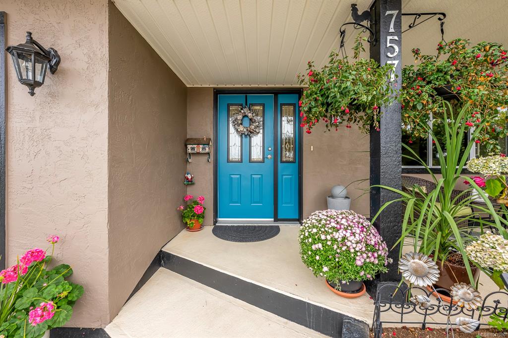 Fifth View of 757 Bowen Dr, Campbell River, BC, V9H 1S2