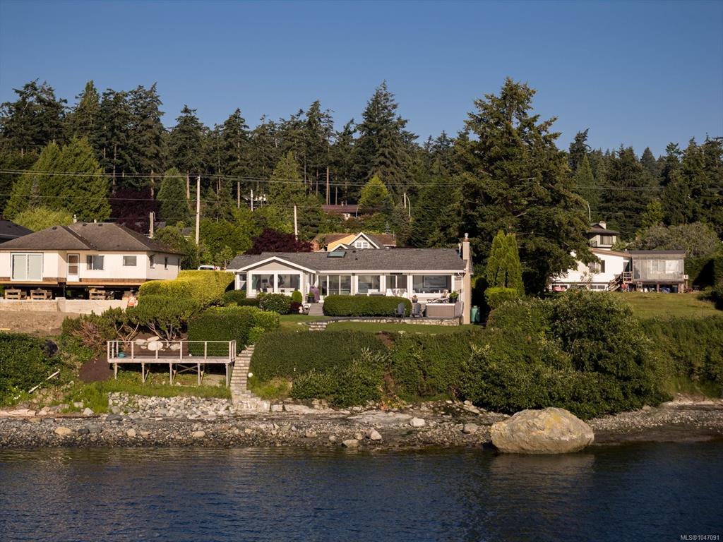 Fifth View of 8585 Lochside Dr, North Saanich, BC, V8L 1M5
