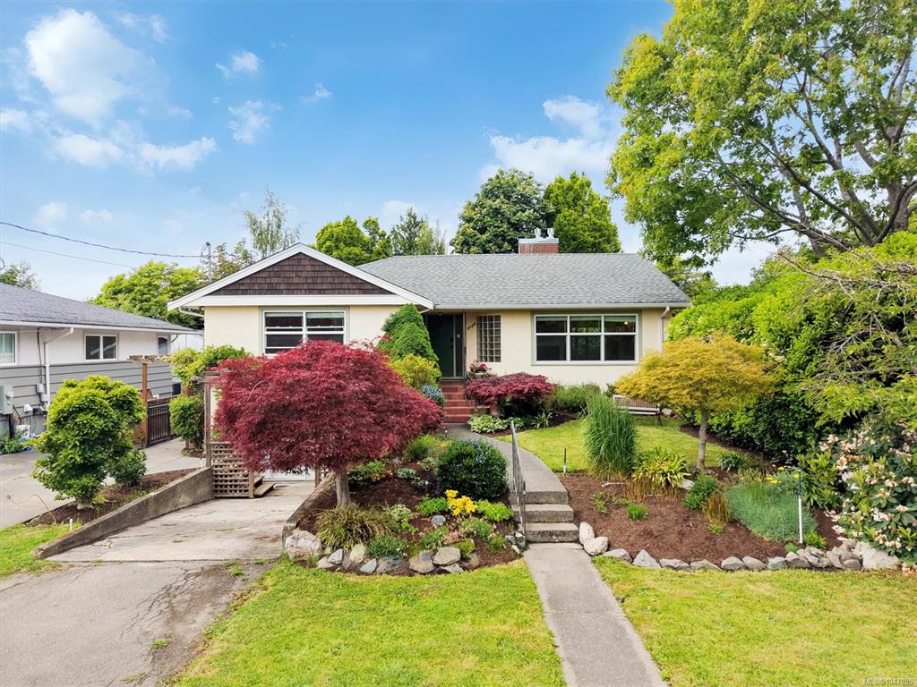 Third View of 2758 Dunlevy St, Oak Bay, BC, V8R 5Z5