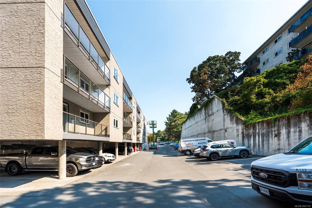Main View of 3255 Glasgow Ave, Mayfair Court, Saanich, BC, V8X 4S4