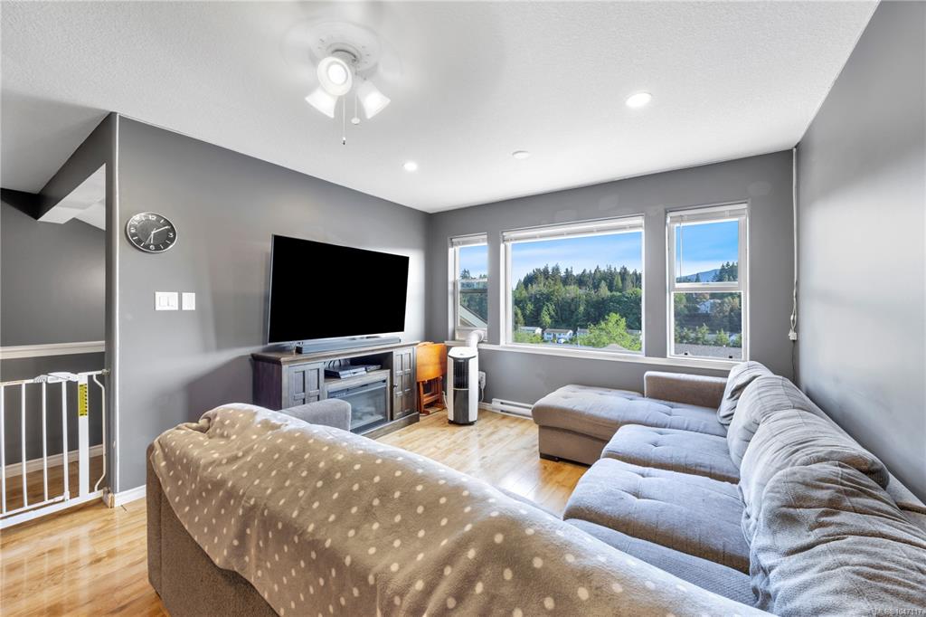 Third View of 4780 Fairbrook Cres, Nanaimo, BC, V9T 6M6