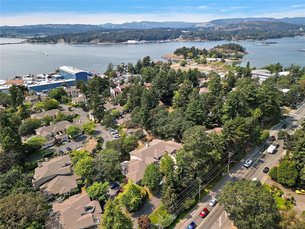 Third View of 909 Admirals Rd, Esquimalt, BC, V9A 2P1