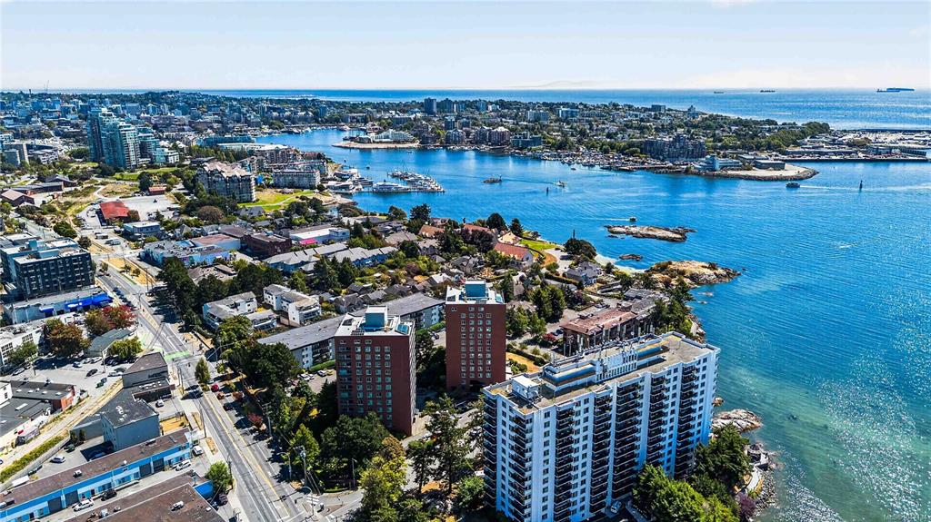 Fourth View of 325 Maitland St, Victoria, BC, V9A 7E9