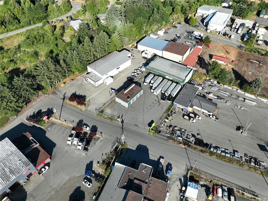 Third View of 6833 Metro Rd, Lantzville, BC, V0R 2H0