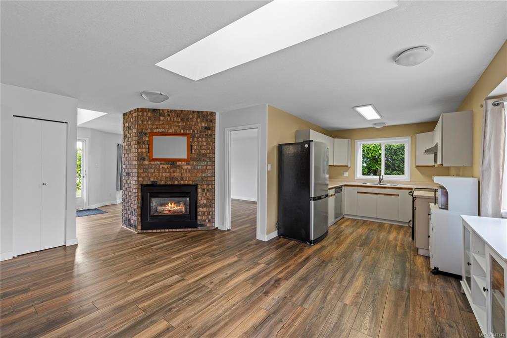Fifth View of 574 Hirst Ave, Parksville, BC, V9P 1H8