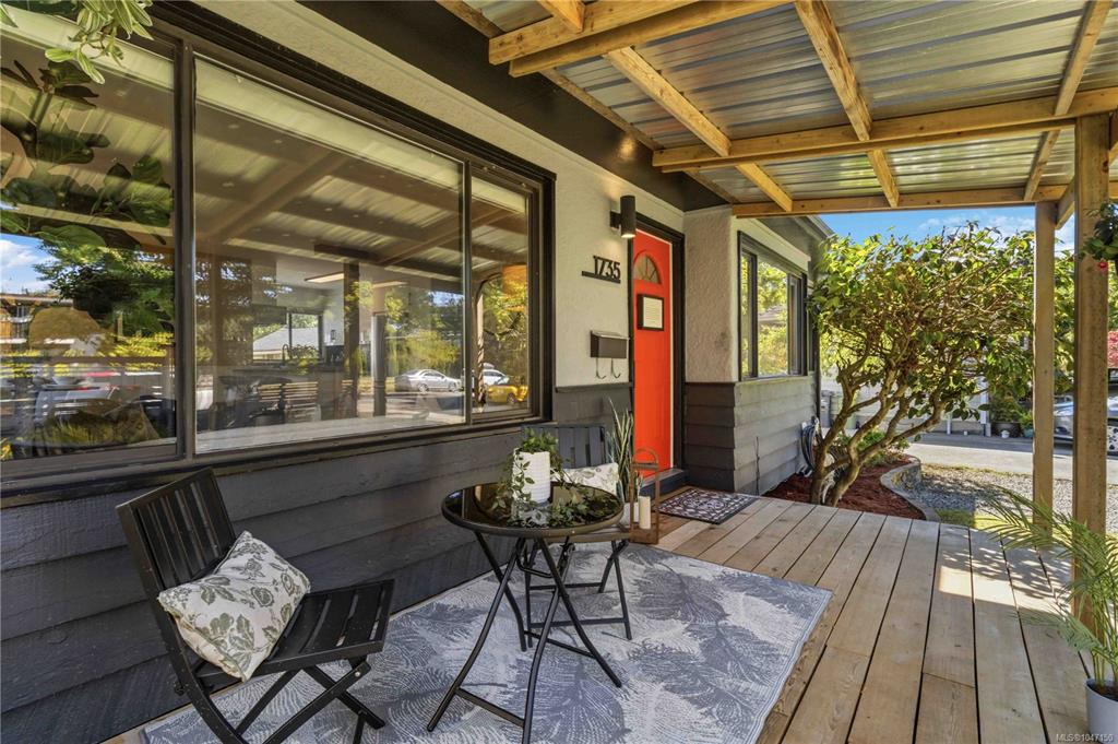 Third View of 1735 Newton St, Victoria, BC, V8R 2R1