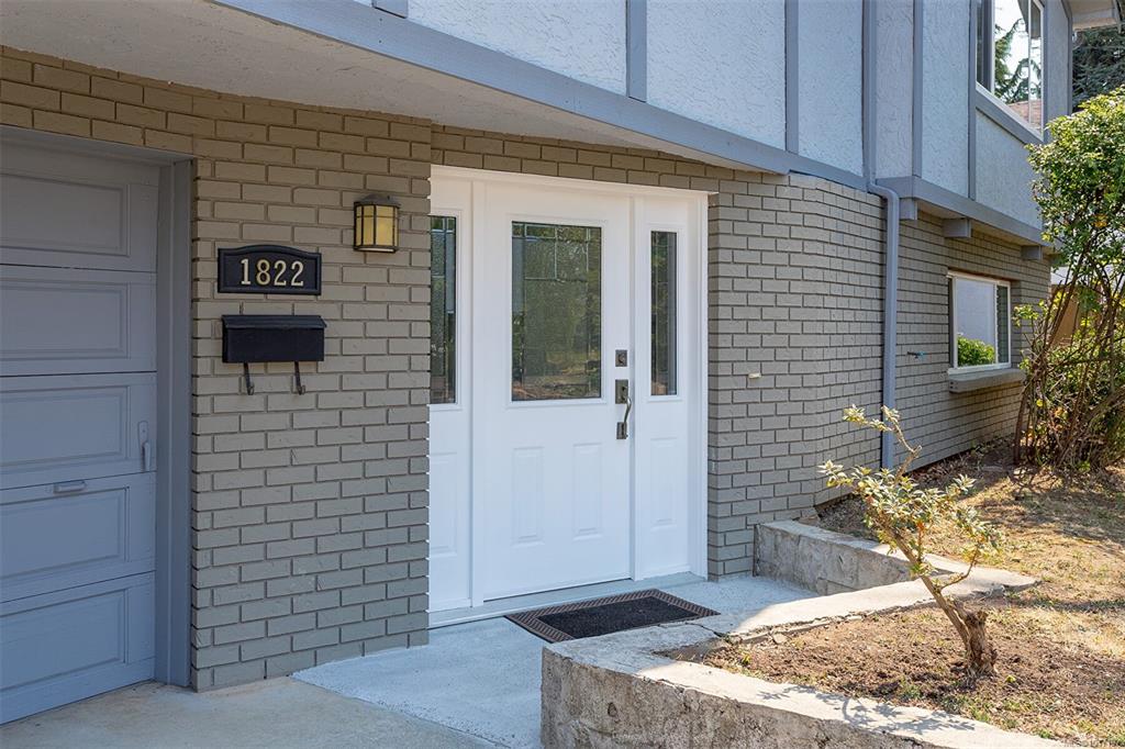 Fourth View of 1822 Fairhurst Ave, Saanich, BC, V8N 1P4