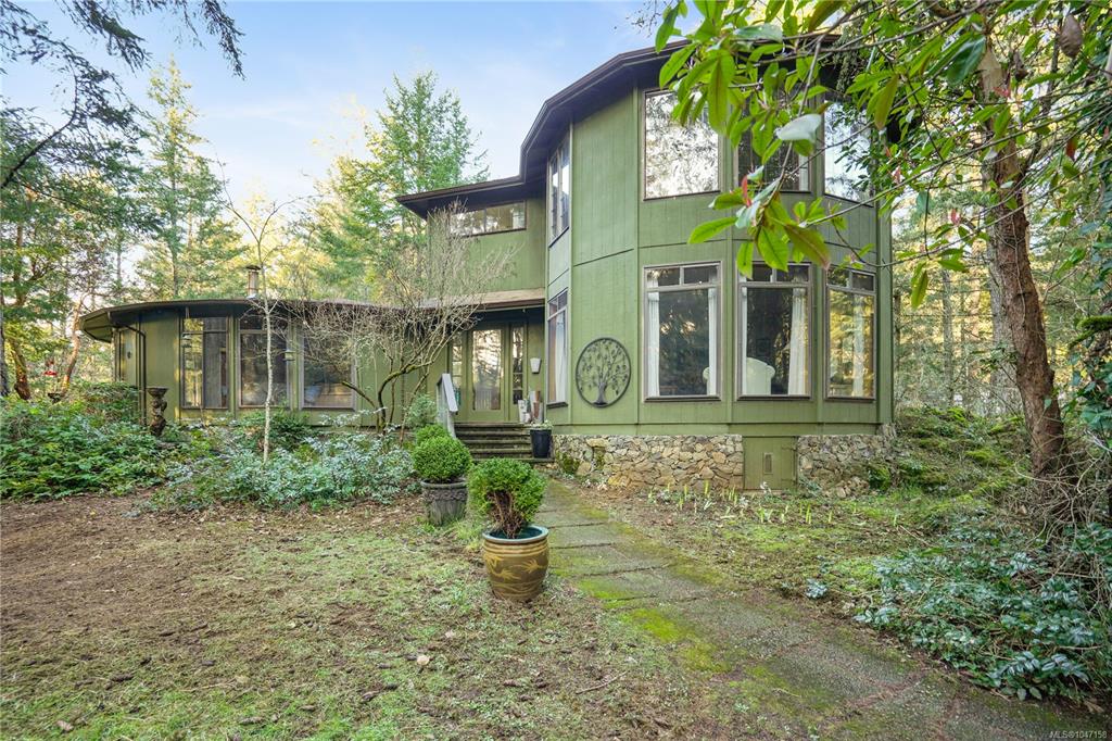 Fifth View of 3383 Lakeridge Pl, Highlands, BC, V9E 1C8