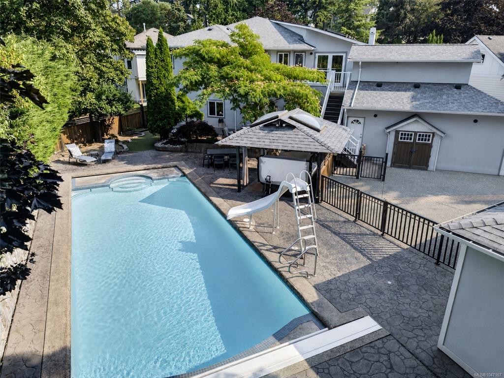 Fourth View of 16 Edwards Estates Rd, View Royal, BC, V9B 5X2