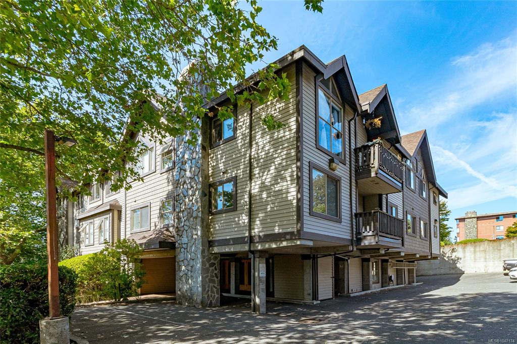 Fourth View of 108 Gorge Rd W, Saanich, BC, V9A 1M2
